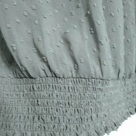 🎁The Limited Gray Sheer Dotted V-neck Top/Blouse - Picture 4 of 9